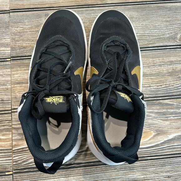 Nike basketball shoes- team hustle D10 big kid size 6Y - Picture 3 of 7